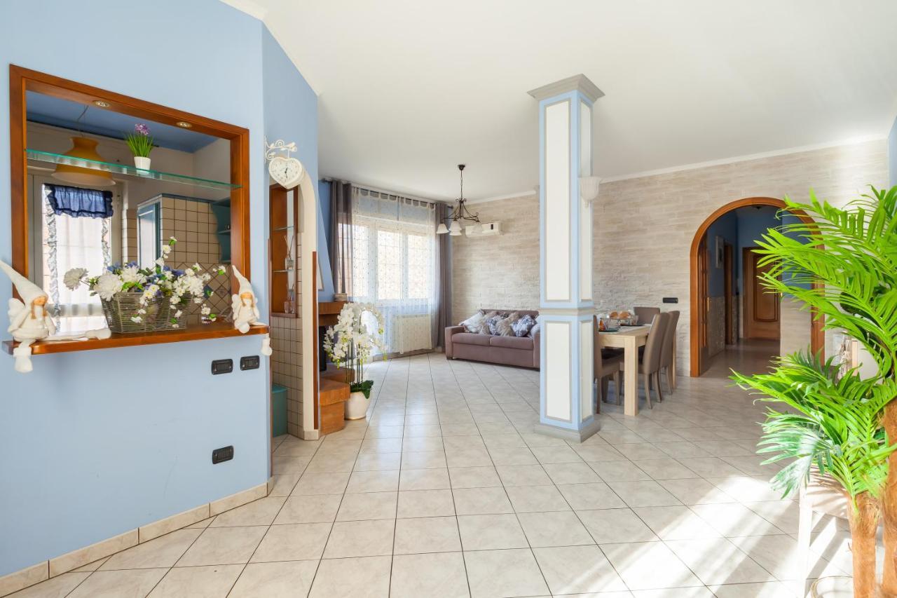 Casa Vacanze Giramondo フィウミチーノ エクステリア 写真