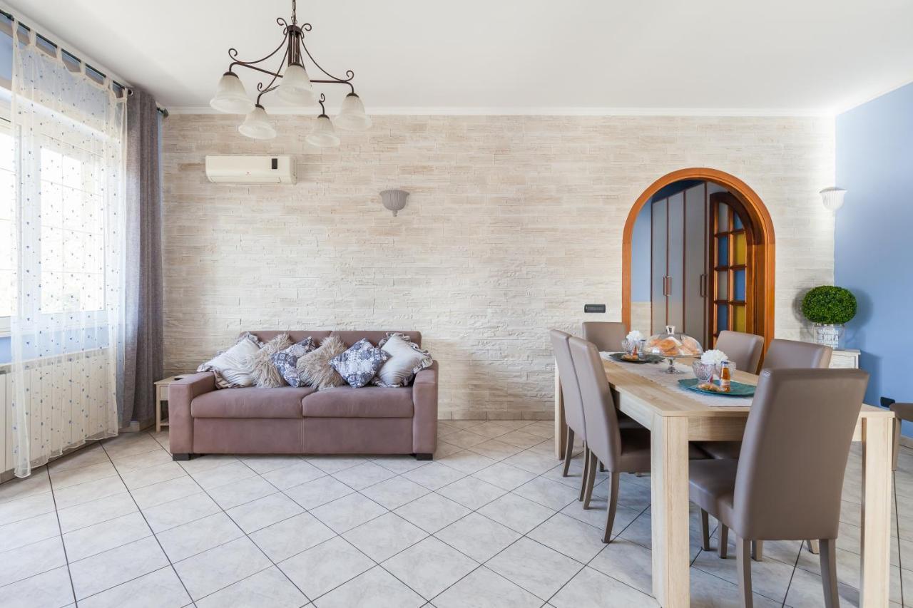 Casa Vacanze Giramondo フィウミチーノ エクステリア 写真