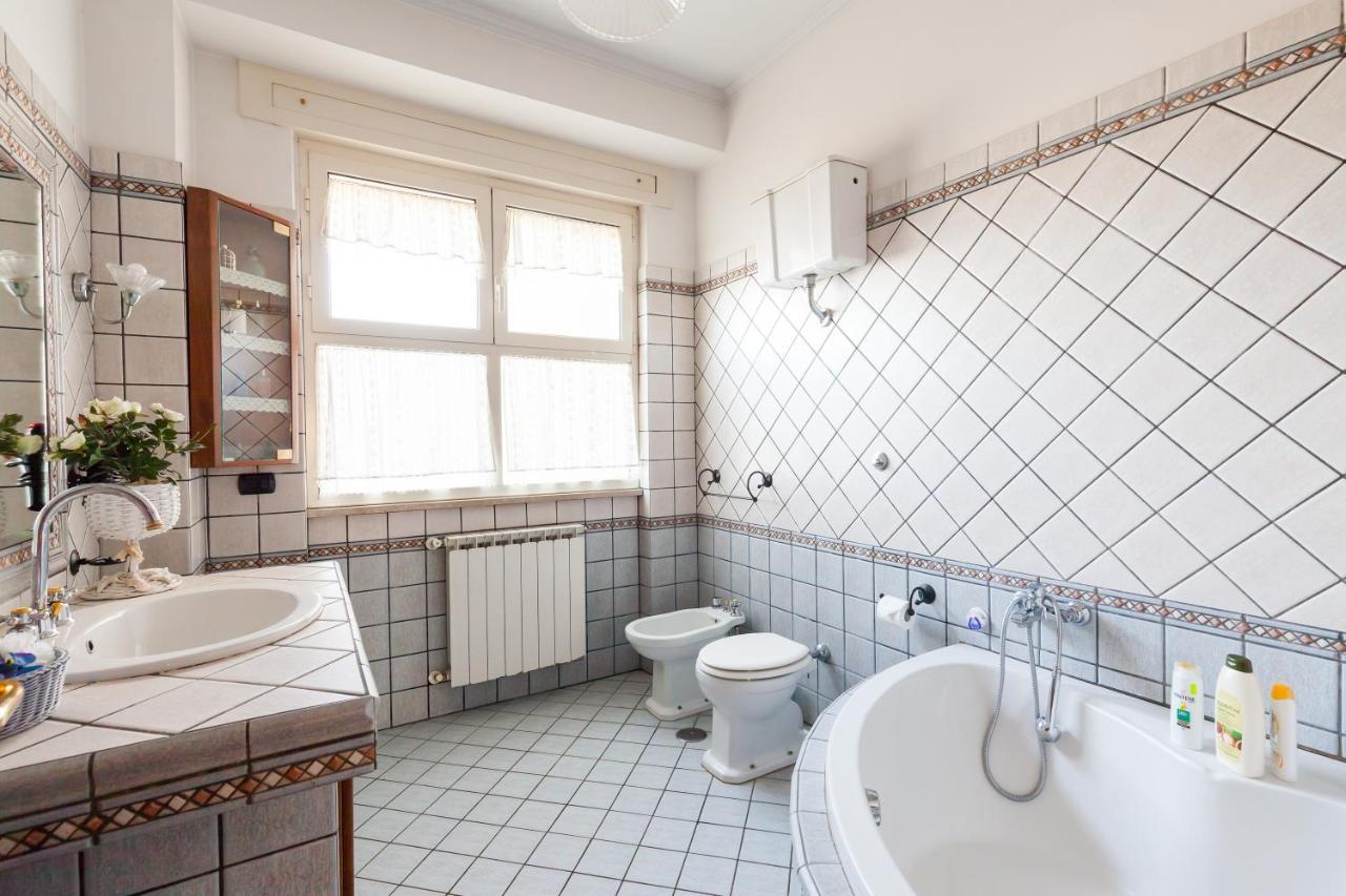 Casa Vacanze Giramondo フィウミチーノ エクステリア 写真