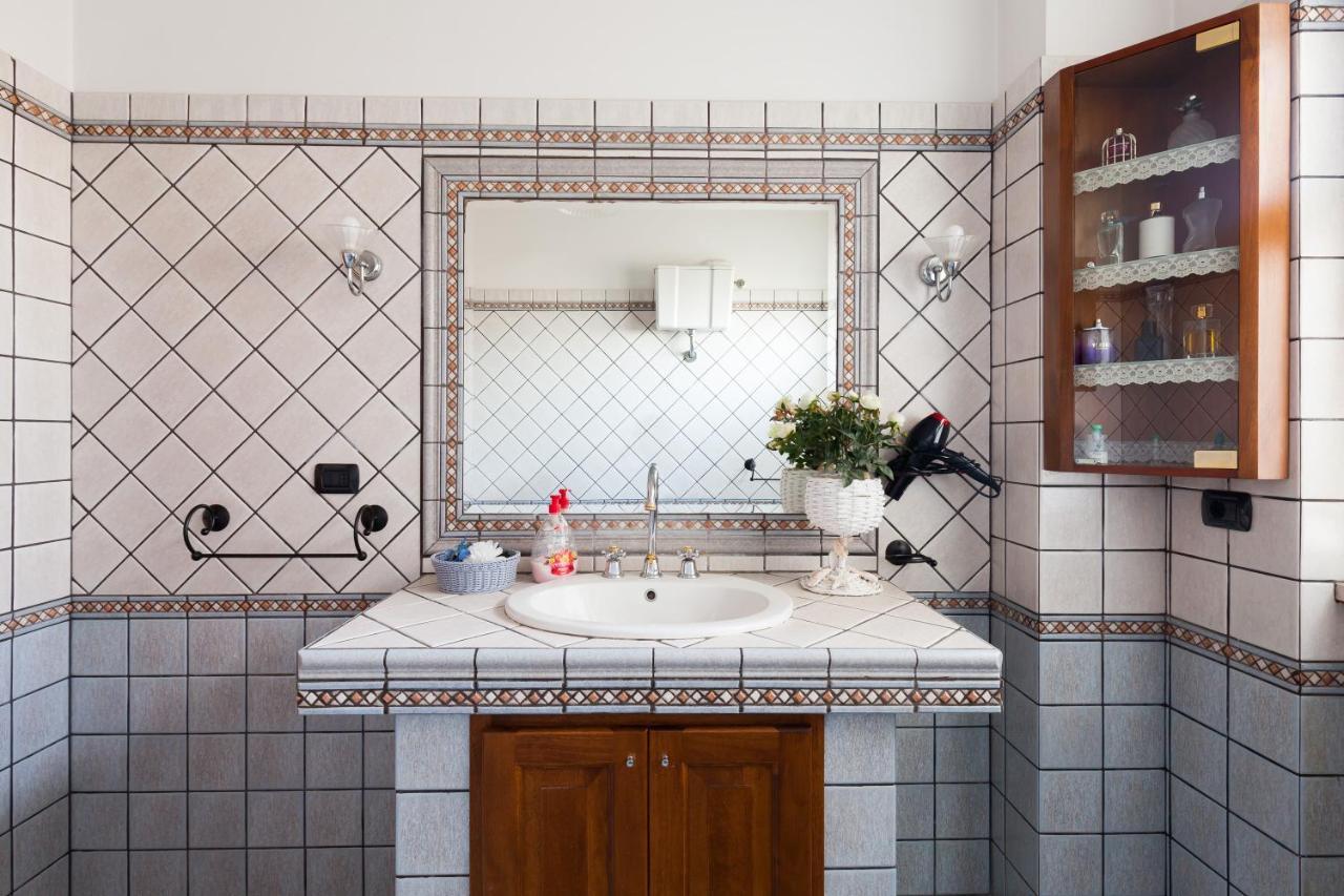 Casa Vacanze Giramondo フィウミチーノ エクステリア 写真